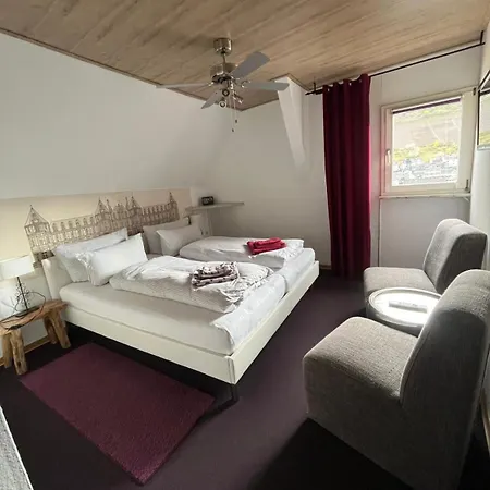 לינה וארוחת בוקר City B&B Cochem