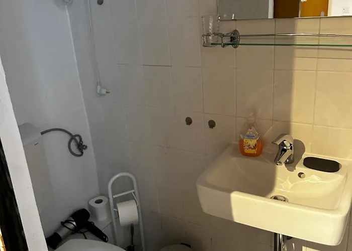 לינה וארוחת בוקר City B&B Cochem 3*