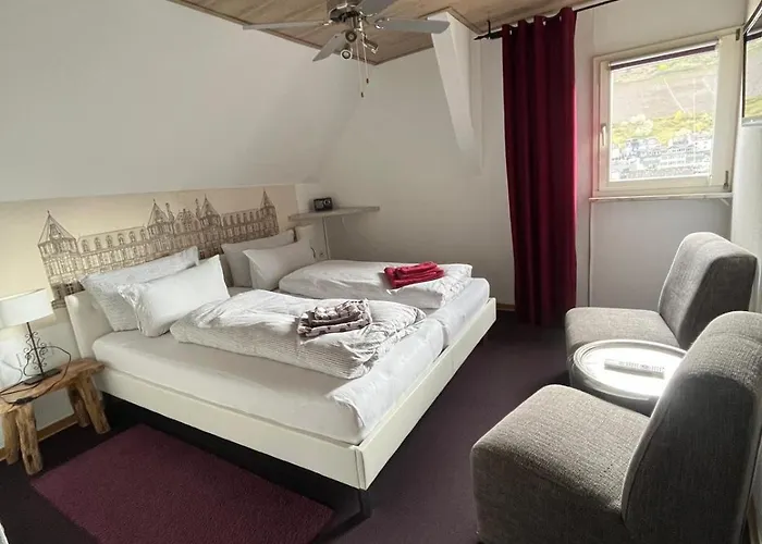 לינה וארוחת בוקר City B&B Cochem